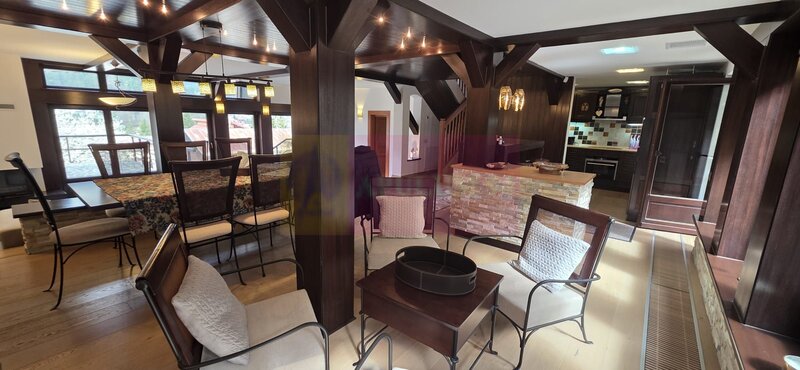 Vila de lux de vanzare in Busteni | Priveliste spectaculoasa la munte