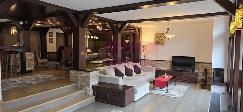 Vila de lux de vanzare in Busteni | Priveliste spectaculoasa la munte